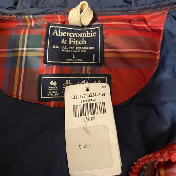Abercrombie & Fitch Women’s Red and Blue Plaid Puffer Jacket - Picture 2 of 3